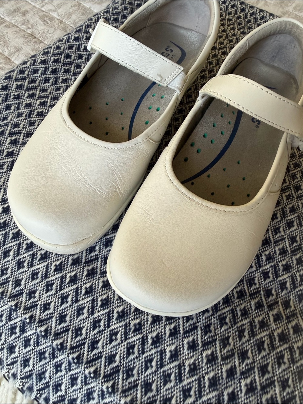 Klogs Cream Mary Jane Women's Comfort Flats
